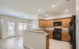 Photo #5: 2755166 Listing 