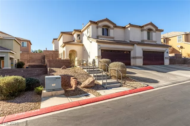 MLS: 2755254 Condo For Sale