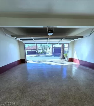 Photo #2: 2755265 Listing 