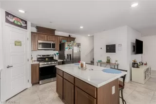 Photo #2: 2755350 Listing 