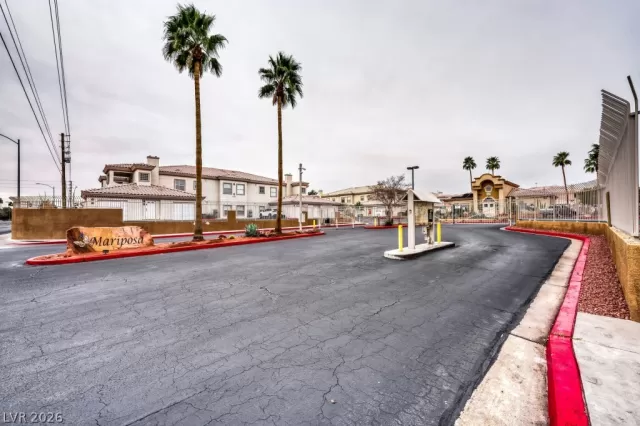 MLS: 2755353 Condo For Sale