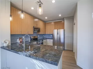 Photo #1: 2755429 Listing