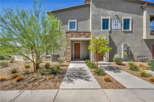 MLS: 2755518 Condo For Sale