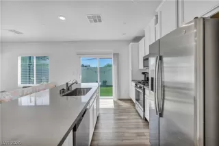 Photo #4: 2755518 Listing 