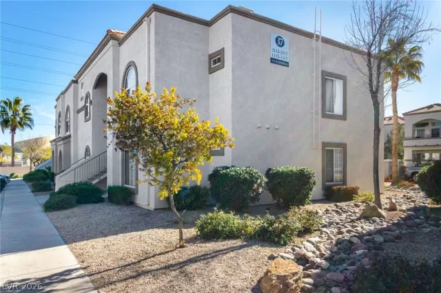 MLS: 2755525 Condo For Sale