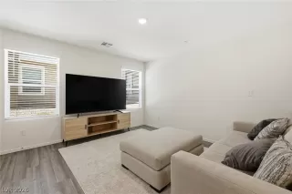 Photo #5: 2755541 Listing