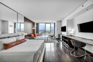 Photo #2: 2755611 Listing 