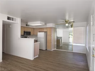 Photo #4: 2755655 Listing 