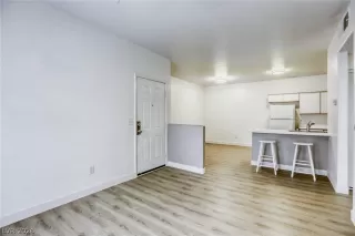 Photo #5: 2755657 Listing