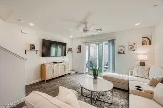 Photo #2: 2755706 Listing