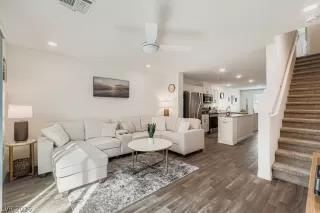 Photo #3: 2755706 Listing