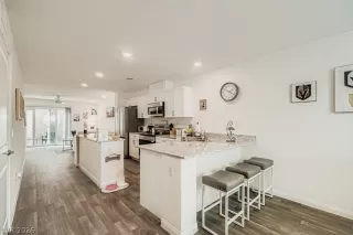 Photo #4: 2755706 Listing