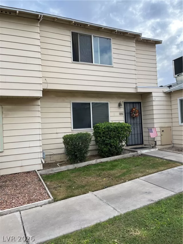 MLS: 2755726 Condo For Sale