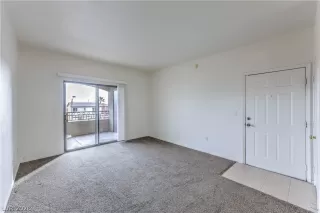 Photo #6: 2755733 Listing