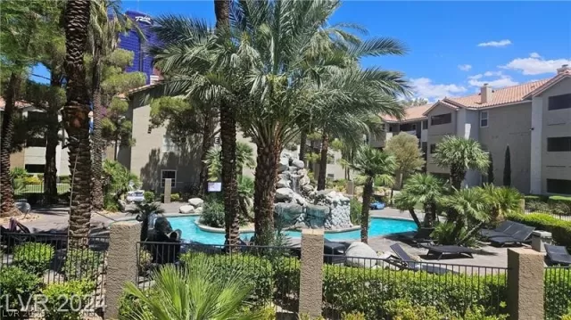 MLS: 2755767 Condo For Sale