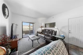 Photo #1: 2755787 Listing 