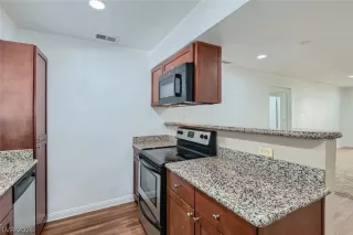 Photo #2: 2755811 Listing 