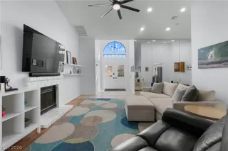 Photo #2: 2755822 Listing 