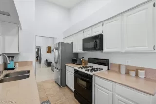 Photo #5: 2755822 Listing 