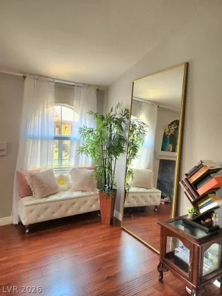 Photo #2: 2755836 Listing 