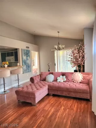 Photo #3: 2755836 Listing 