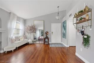 Photo #4: 2755836 Listing