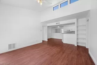 Photo #4: 2755858 Listing