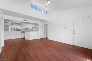 Photo #5: 2755858 Listing