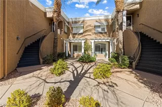 Photo #1: 2755881 Listing 