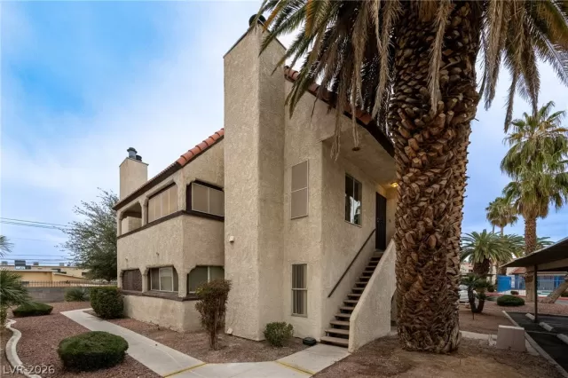 MLS: 2755911 Condo For Sale