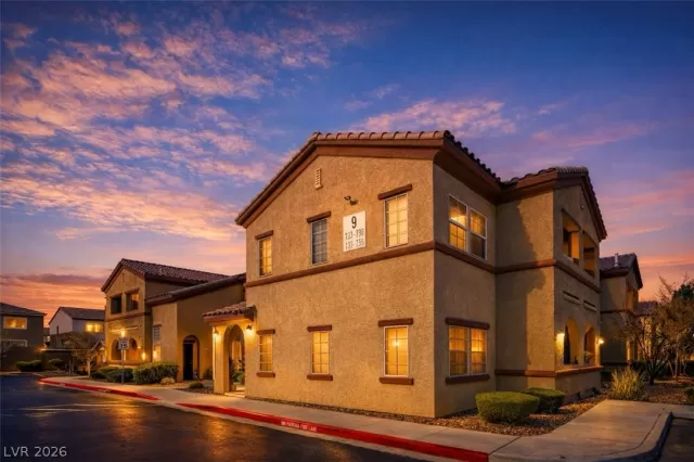 MLS: 2755928 Condo For Sale