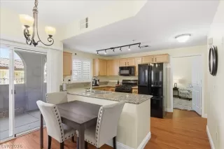 Photo #4: 2755928 Listing 