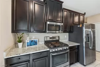 Photo #1: 2755947 Listing 