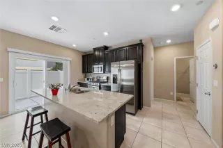 Photo #4: 2755947 Listing 