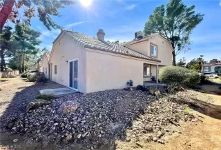 Photo #4: 2755984 Listing