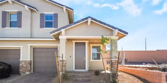 MLS: 2755997 Condo For Sale