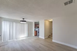 Photo #5: 2756007 Listing 