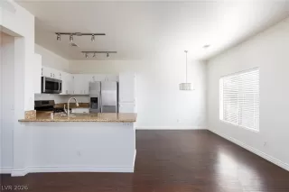 Photo #5: 2756032 Listing