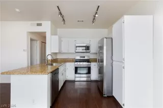 Photo #6: 2756032 Listing