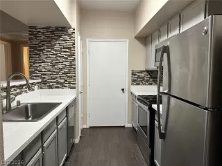 Photo #1: 2756055 Listing 