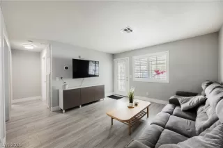 Photo #4: 2756081 Listing 