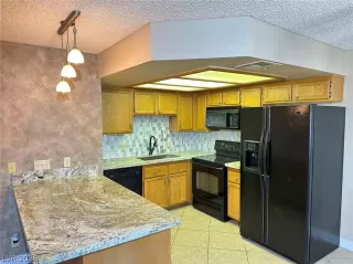 Photo #5: 2756085 Listing 