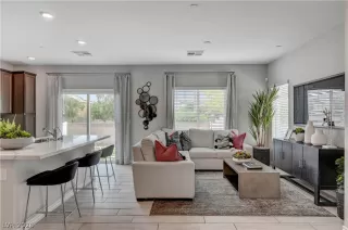 Photo #2: 2756110 Listing