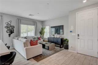 Photo #3: 2756110 Listing