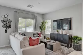 Photo #6: 2756110 Listing