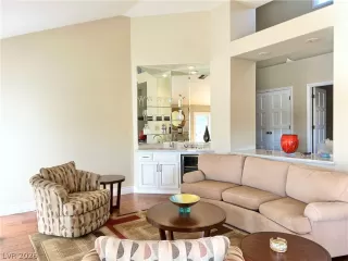 Photo #2: 2756141 Listing 