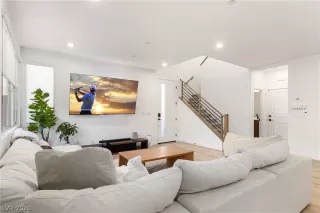 Photo #2: 2756151 Listing 