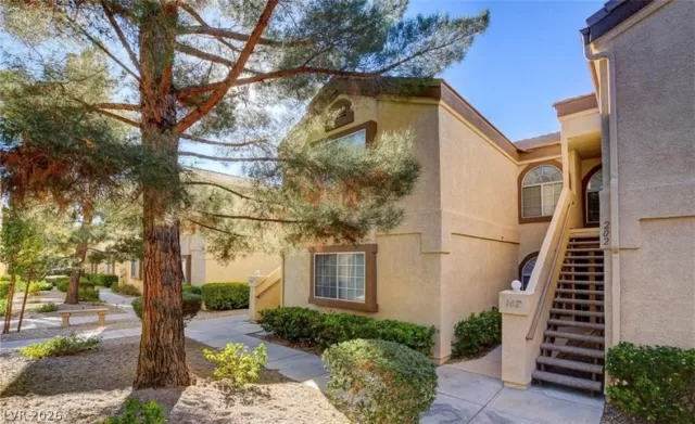 MLS: 2756162 Condo For Sale