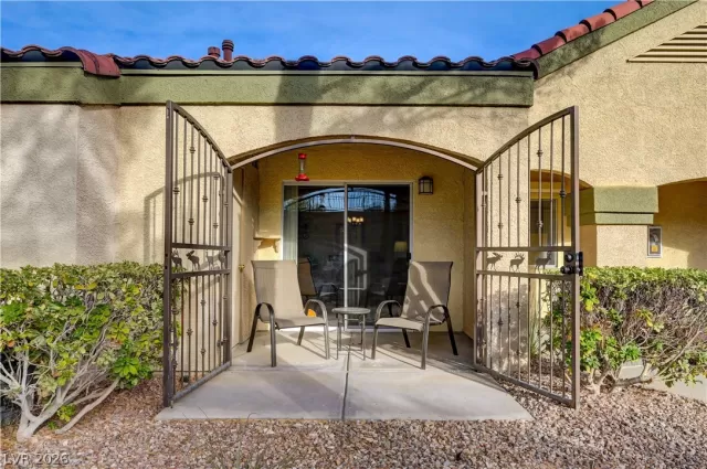 MLS: 2756186 Condo For Sale