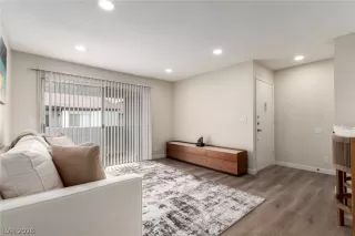 Photo #2: 2756221 Listing 